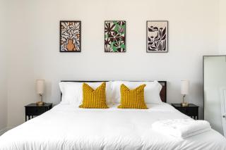 Remodeled Townhome with Pool & Lake Views in Gated - 4