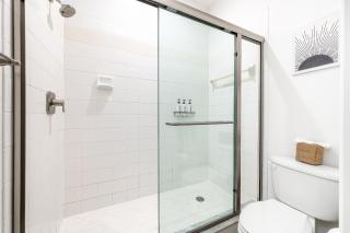 Remodeled Townhome with Pool & Lake Views in Gated - 7