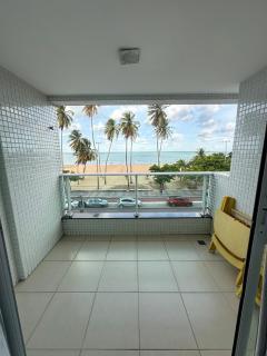 Frente mar com varanda no Cabo Branco - 3