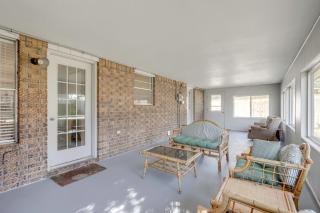 Near Trails and Dtwn Springdale! Dog-Friendly Home - 8