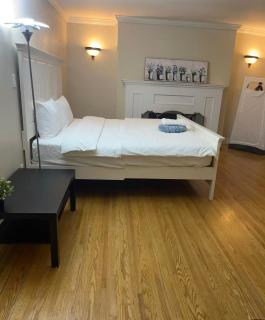 Room in Dunbar near UBC and public transit - 6