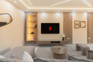 Luxury 2BR - Primary Suite with Living - 247 FrontDesk & Security - 5