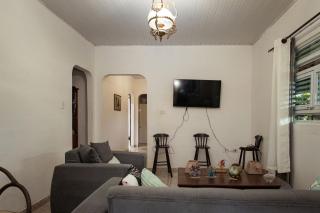 Casa com Ar Lareira e Churrasqueira no Centro - 3