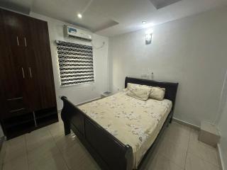 Morden, Secure and Serene 2 Bed Room Apartment in an Estate - 8