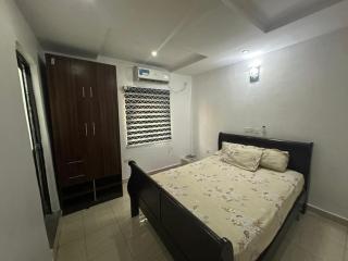 Morden, Secure and Serene 2 Bed Room Apartment in an Estate - 3