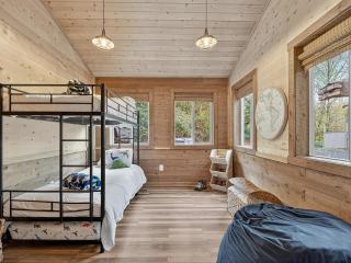 Jurassic Retreat - LifeSize Dinos, Hot Tub, Game Room, Sleeps 12 - 1