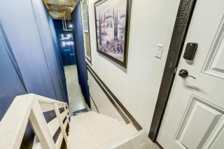 Cozy 1BR Retreat Sleeps 4 Near I-70 & DEN - 1