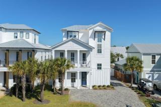 7BR Heart of Home W Poll Near the Beach - 9