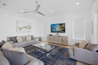7BR Heart of Home W Poll Near the Beach - 2