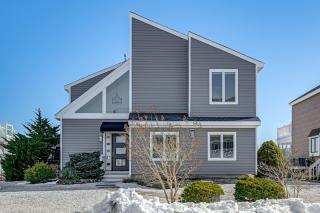 Private Pool, Dock and Beach Stafford Township Gem - 9