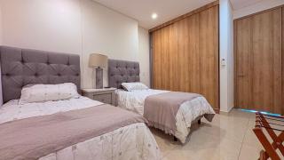 Condominios de lujo en el corazón de la Zona Dorada en Camino Al Mar. - 5