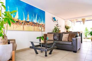 Prime Location executive condo - 4