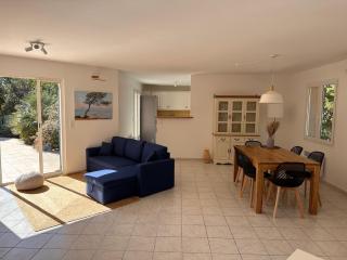 Provençal Villa with Pool - 2