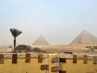 Old House Pyramids View - 8