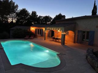 Provençal Villa with Pool - 9