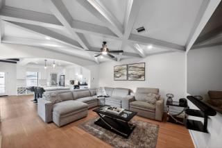 Spacious Houston Home with Pool, Hot Tub, Fast Wifi - 5