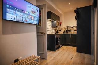 Casa Cabana - Tropical City Center - 3BR - Sleep 7 - 2