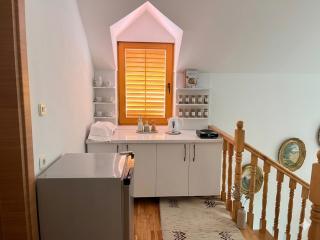 Spacious Five Bedroom Vila - 1