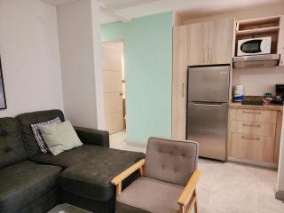 Tropical 2nd floor Condo with Rooftop - 3