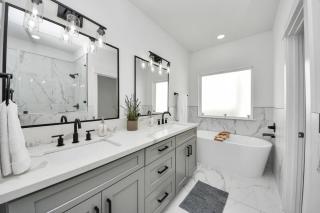 Downtown Houston Modern Gem | Near NRG and More - 5