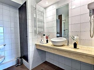 Dolce Vita II - DisneyLand & Paris - 5 mins to Train Station - 8