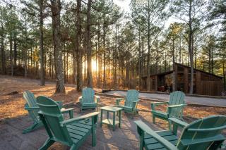 Modern Cabin with Bocce, Hot Tub & EV Charger - 4