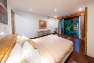 Lovely Canggu 4BR Private Pool Villa with Sundeck! 10mins Ride to Beach - 5