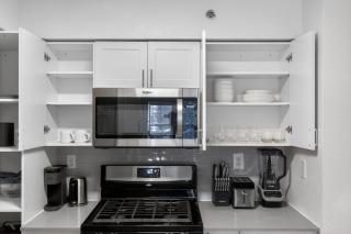 Newport 1 BR w Work Setup by Anyplace - 11747 - 2