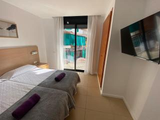 Koyo Suite - Modern Apartment with Parking and Swimming Pool for 6p - 8