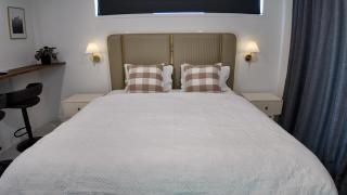 Taupo Premium Retreat - Private Spa & Ensuite - 9