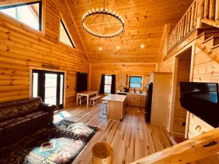 Bourbon Retreat With Hot Tub-8 - 2
