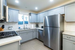 Cozy Glendora Home Walk to Route66 Near Disneyland - 4