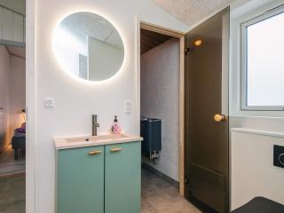 Seaside Escape with Pool - By Traum Ferienwohnungen - 3