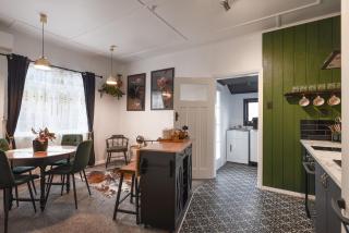 Central Boutique Bungalow - 5