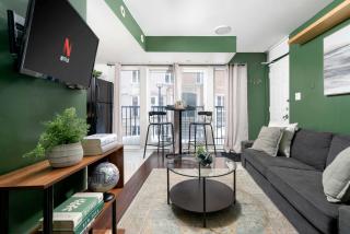 1BD in Liberty Village beside Lake - 6