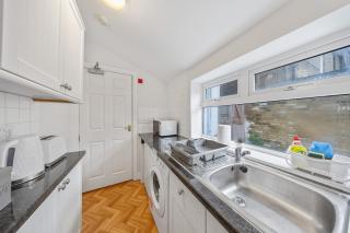 Modern 1BR - 10 Min Walk to Gravesend Station - 6