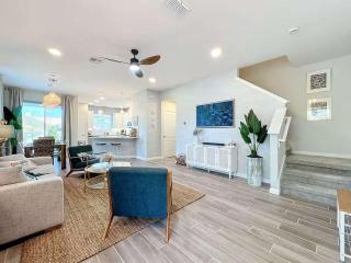 3BR Villa in Gated Oviedo Near UCF & Orlando - 7