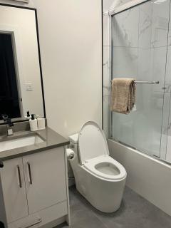 Cozy 2 Bedroom Suite in Burnaby - 7