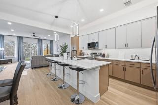 Upscale 3BR 3.5BA | Patio & Garage | UTSW - 7