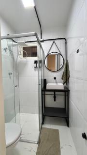 Apto Moderno com Varanda na Asa Norte Reformado - 4