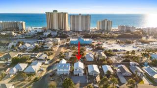 Steps to Gulf | 4BR w/ Private Pool, Putting Green, Fire Pit & Golf Simulator – Sleeps 14 - 9