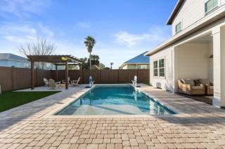 Steps to Gulf | 4BR w/ Private Pool, Putting Green, Fire Pit & Golf Simulator – Sleeps 14 - 1