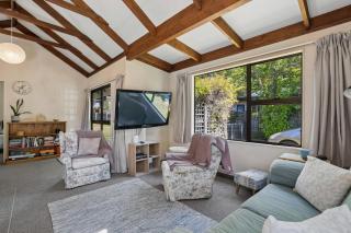 Ward Cottage - Wanaka Holiday Home - 6