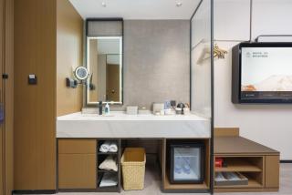 Atour Hotel Qingdao May Fourth Square Meikal - 1