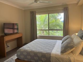 Resort Style 1 BR Apartment - 9 Pools - Mins to CBD - 7