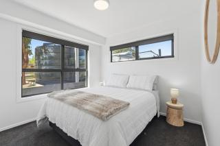 'The Bay Escape' Opossum Bay a beach side suburb 40 mins to city - 7