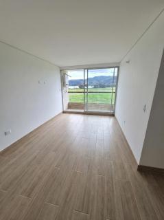 Moderno Apto con Vistas al Campo y Gran Ubicación - 4