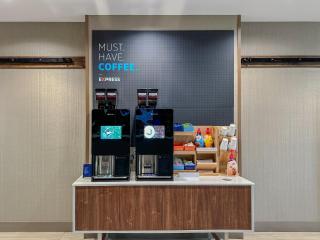 Holiday Inn Express Hotel & Suites Youngstown North-Warren/Niles by IHG - 1