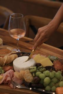 Tamborine Mountain Hideaway with Fireplace & Bath - 5