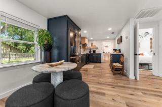 Elm Cottage - Hot Tub & 1 mile from Main st - 3